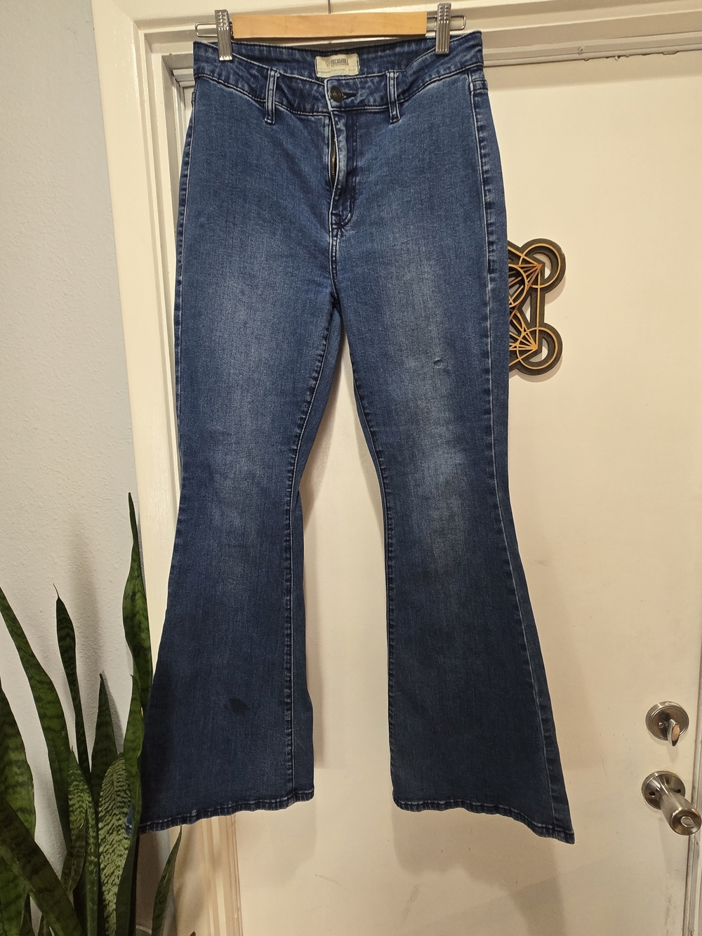 Rock & Roll DENIM - Classic High-Rise Flare Jeans in Medium Blue